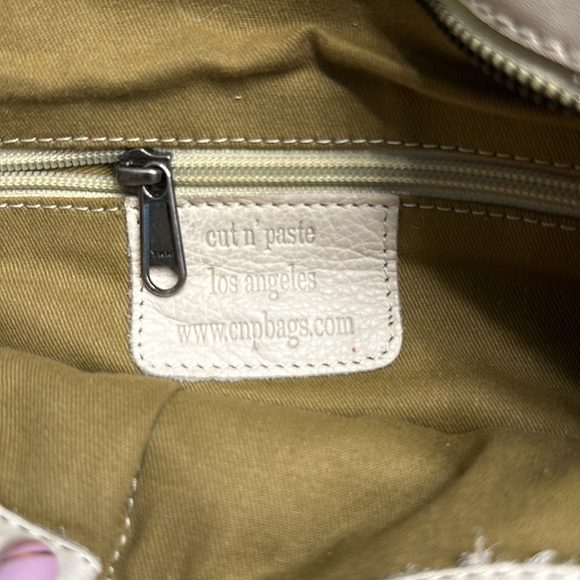 Purse: cream/white leather fringe, multiple handles, lined - Picture 11 of 12